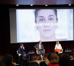 Lanzamiento de la campaña "Spain for Sure", con los embajadores de la Marca España al fondo